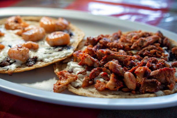 Who Offers the Best-rated Crab Dishes in Lakewood? 